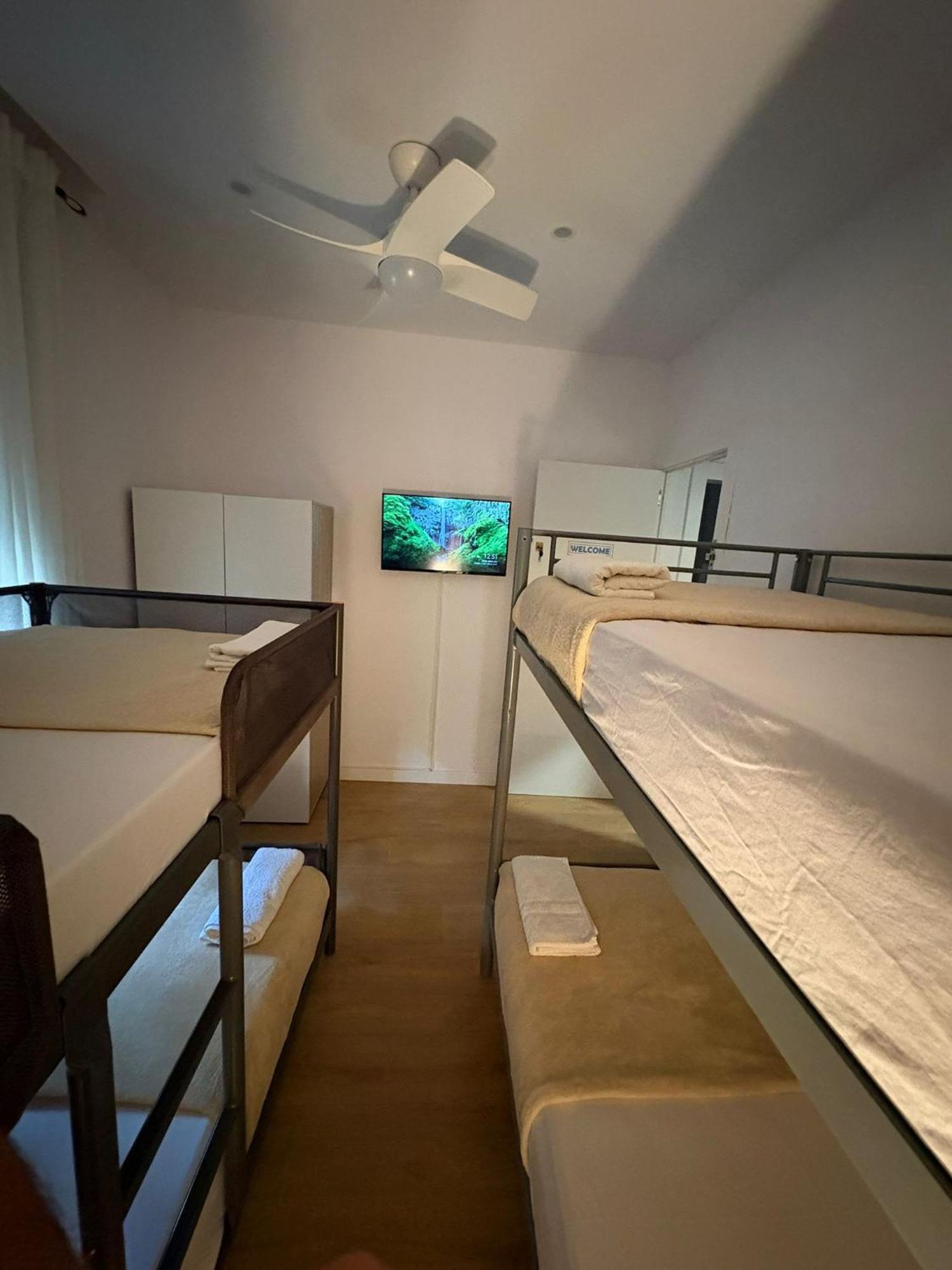 Habitaciones En 巴塞罗那 外观 照片